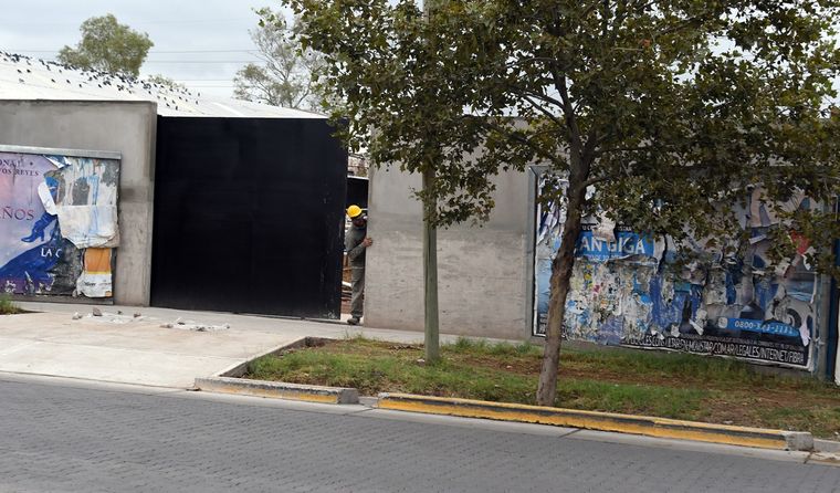 Lo que empezó como un derrumbe por viento Zonda terminó en una obra larga y fragmentada que recién ahora muestra su versión final. Lo que empezó como un derrumbe por viento Zonda terminó en una obra larga y fragmentada que recién ahora muestra su versión final.