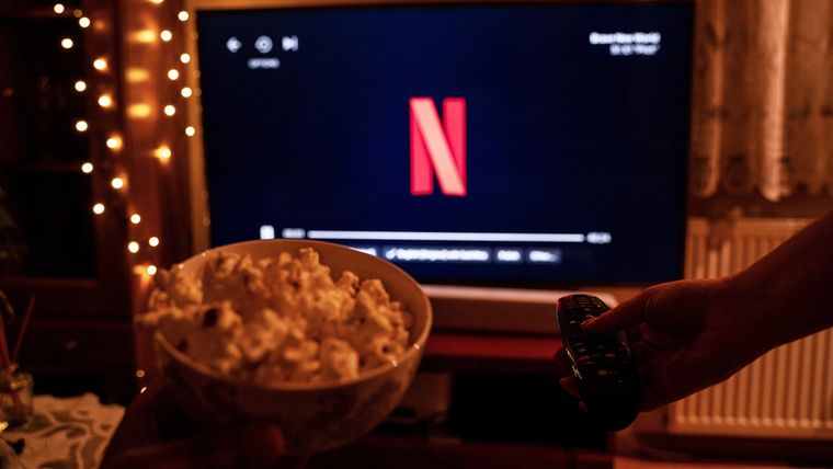 Desde hoy y hasta el 28, Netflix estrenará diferentes propuestas para estar pegado al sillón. Desde hoy y hasta el 28, Netflix estrenará diferentes propuestas para estar pegado al sillón.