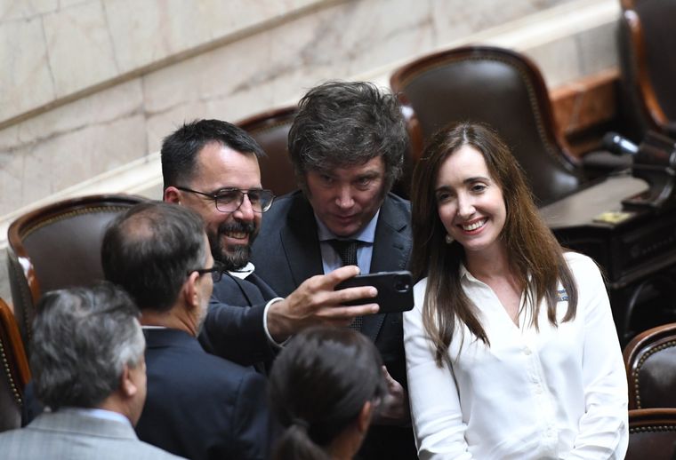 Javier Milei toma con cautela el nombramiento de su Gabinete Foto: Télam