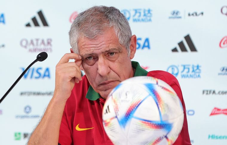 Fernando Santos El técnico de Portugal se quejó por el poco tiempo de descanso, después de que lo hiciera Scaloni este miércoles. Foto: EFE