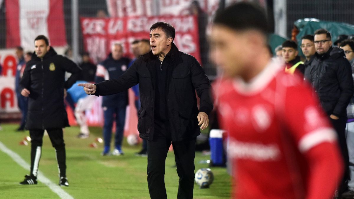 Quinteros desestimó las críticas a su ciclo y apuró a la dirigencia de Independiente: 