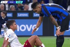 Lautaro y Dybala chocaron en el Inter-Roma y el cordobés salió lesionado. Lautaro y Dybala chocaron en el Inter-Roma y el cordobés salió lesionado.