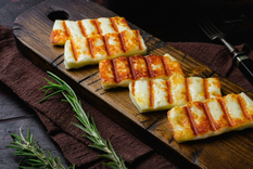 Queso halloumi a la parrilla: el plato que sorprenderá a tus invitados Foto: Shutterstock
