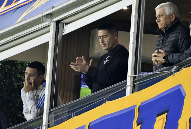 La Bombonera estalló tras la eliminación de Boca y otra vez hubo insultos para Riquelme y su comisión. Foto: FotoBaires