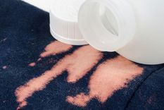 Así podrás hacer una limpieza de las manchas de lejía de tus prendas Foto: Shutterstock