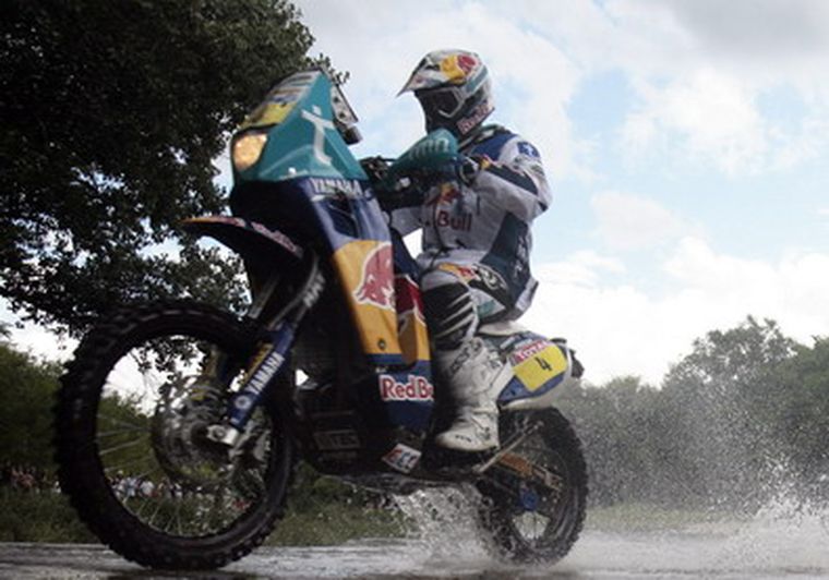 Rodriguez con su moto. Foto: EFE