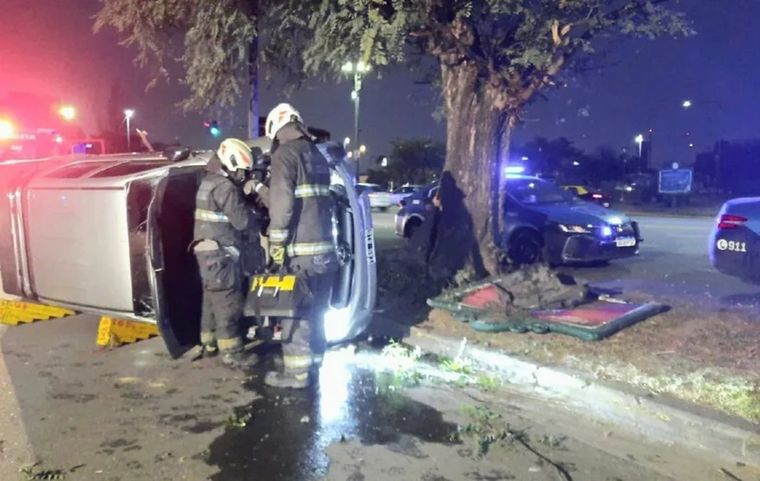 La camioneta quedó destrozada
