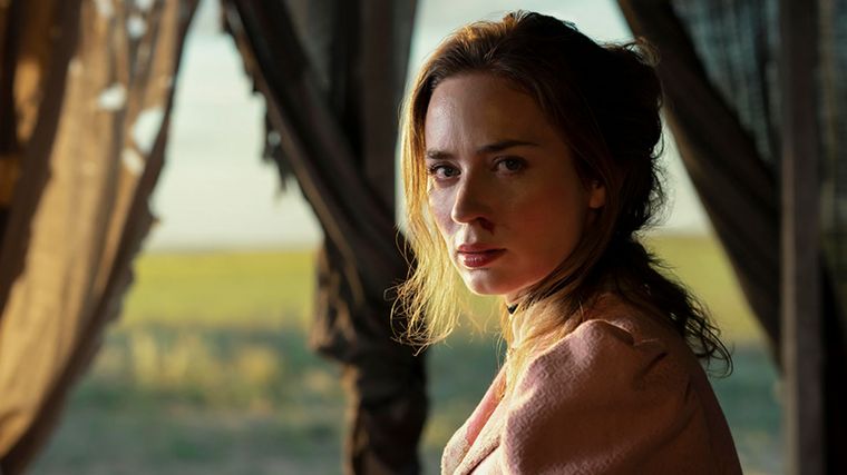 Foto: https://www.infobae.com/que-puedo-ver/2022/08/18/se-revelan-las-primeras-imagenes-de-the-english-una-apuesta-western-protagonizada-por-emily-blunt/