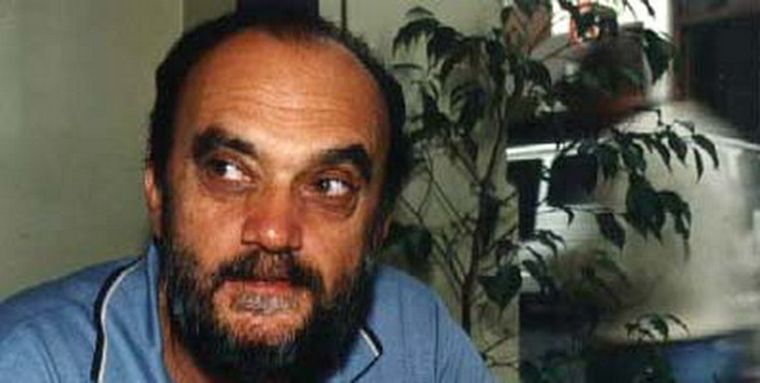 El fallecimiento de Roberto Fontanarrosa es una de las efemérides de esta fecha. El fallecimiento de Roberto Fontanarrosa es una de las efemérides de esta fecha.