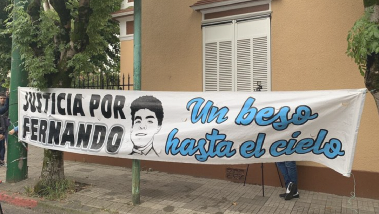 Los vecinos de la ciudad de Dolores se solidarizan con los padres de Fernando.