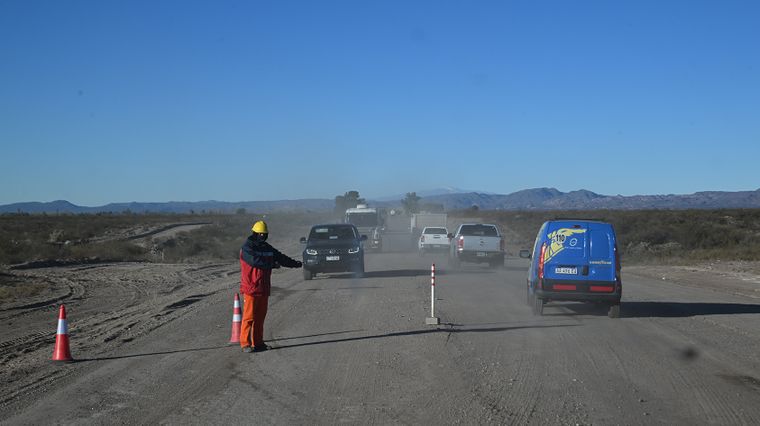 En un tramo de las obras, la circulación del tránsito es asistida. En un tramo de las obras, la circulación del tránsito es asistida.