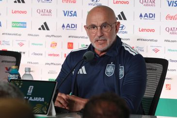 El DT de España llenó de elogios a Alfaro y Scaloni.
