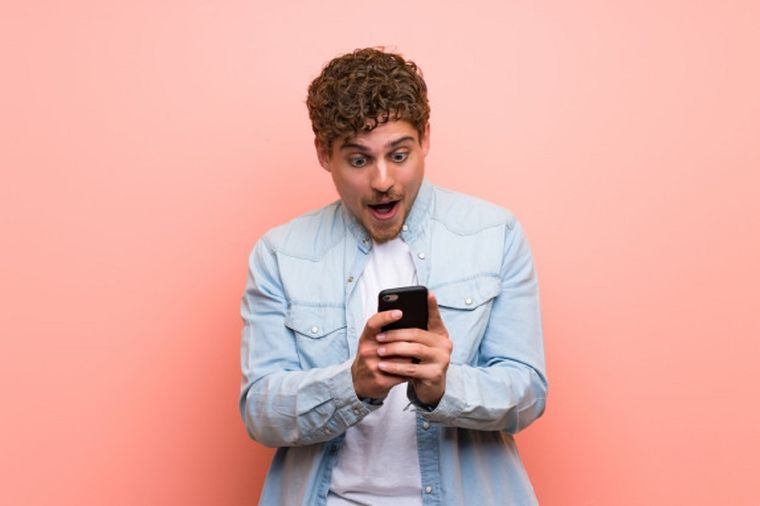 El truco más esperado: así puedes escuchar rápidamente audios largos de WhatsApp Foto: Freepik