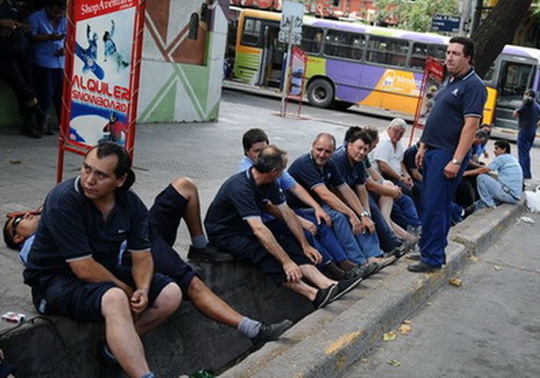 Las calles Mitre y Eusebio Blanco están cortadas. Foto: Nacho Gaffuri / MDZ