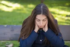 Algunos hospitales públicos generan talleres abiertos a la comunidad y existen redes de apoyo y compañía que colaboran en disminuir el impacto de la soledad no deseada. Algunos hospitales públicos generan talleres abiertos a la comunidad y existen redes de apoyo y compañía que colaboran en disminuir el impacto de la soledad no deseada.