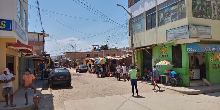 Así estaba la zona del mercado de Máncora, Perú, este viernes.