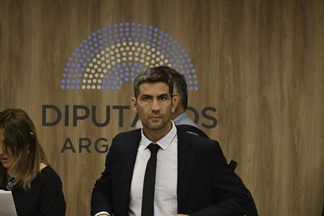 Manuel Quintar (Jujuy), el diputado de La Libertad Avanza que lució tu Tesla en el Congreso. Manuel Quintar (Jujuy), el diputado de La Libertad Avanza que lució tu Tesla en el Congreso.