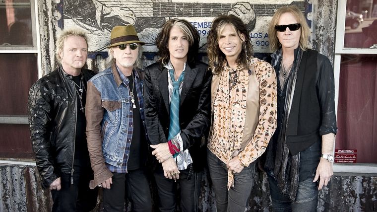 Foto: https://www.npr.org/2012/11/04/164185484/aerosmith-a-tumbling-down-then-a-magic-moment