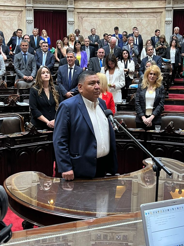 Jorge Ávila en su jura como diputado nacional. Foto: X