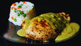 En algunas regiones, la receta del pipián incluye pepitas molidas con piedra volcánica para obtener una textura más rústica. En algunas regiones, la receta del pipián incluye pepitas molidas con piedra volcánica para obtener una textura más rústica.