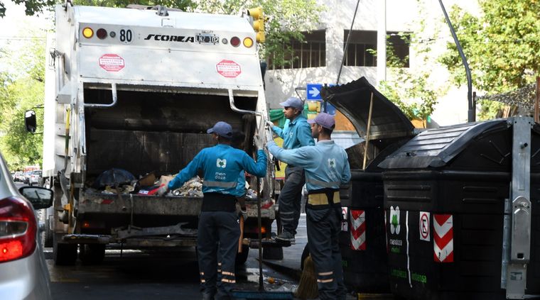 Los departamentos trabajan para mejorar el salario de los trabajadores. Foto: ALF PONCE MERCADO / MDZ