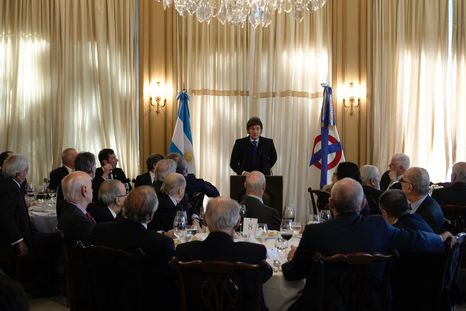 Javier Milei almorzó en el Jockey Club Javier Milei almorzó en el Jockey Club