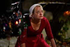 curiosidades de la protagonista de el cuento de la criada que no sabias