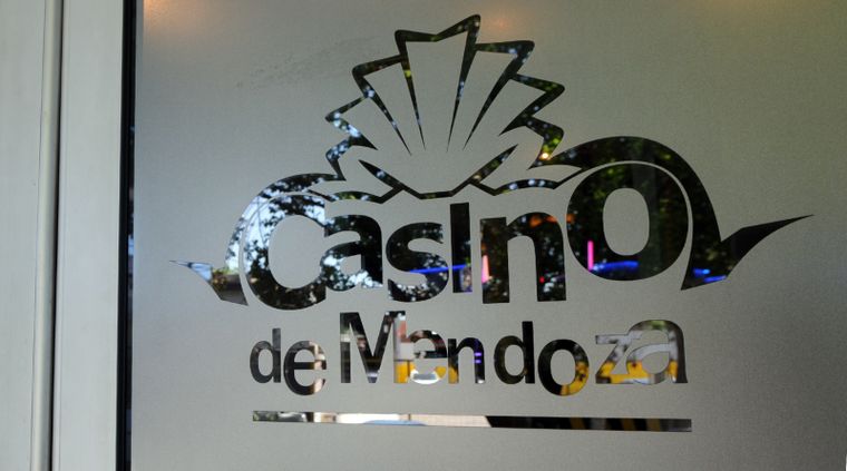 El Gobierno confirmó el despido del agente estatal que se desempeñaba como trabajador del Casino de Mendoza.