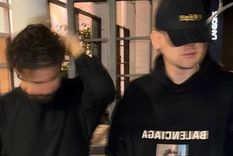 Bizarrap y la foto impresa en el buzo en la que aparece Ezequiel Ponce.