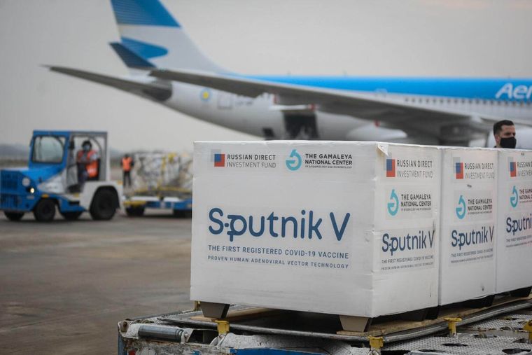 Este domingo por la noche parte un nuevo vuelo a Rusia en busca de vacunas Sputnik V Foto: Télam