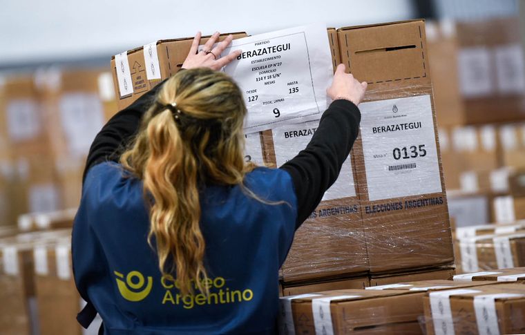 Manuel Adorni anunció la desregulación del servicio de correos. Foto: Noticias Argentinas