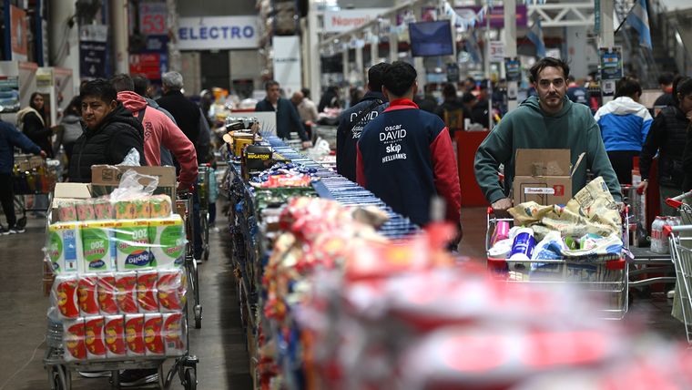 Los comerciantes de locales de barrio también tienen promociones exclusivas para ellos. Los comerciantes de locales de barrio también tienen promociones exclusivas para ellos.