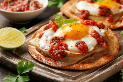 MDZol | Hoy en día, la receta de huevos rancheros es tan popular que se sirve en restaurantes de todo el mundo como símbolo del auténtico desayuno mexicano.