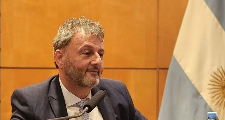 El secretario de Trabajo confirmó que la reforma laboral que piensa el Gobierno es la que está en el DNU Foto: Instagram Omar Yasín