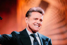 Luis Miguel conmovió a sus fans chilenos al romper en llanto en pleno concierto.