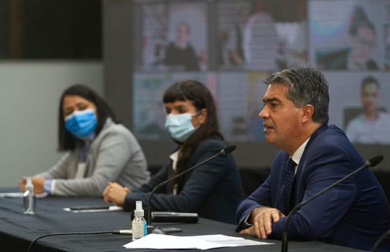 Jorge Capitanich junto a la vicegobernadora Analía Rach en el anuncio de los actuales miembros del Comité para la Prevención de la Tortura Foto: Gobierno de Chaco