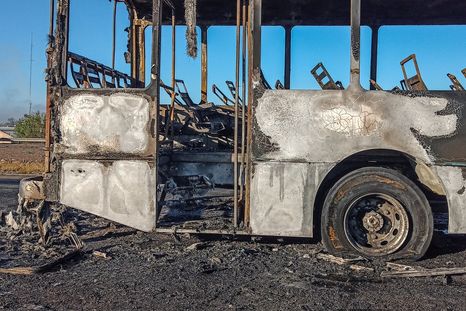 El colectivo que se incendió en Maipú tuvo destrucción total Foto: Emilce Vargas Ferrara/MDZ
