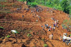 Siguen buscando cadáveres en Etiopía. Foto: Efe. Siguen buscando cadáveres en Etiopía. Foto: Efe.