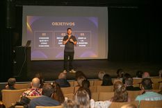 Arián Vaquer, el creador del videojuego donde hay que escapar de Karina Milei.