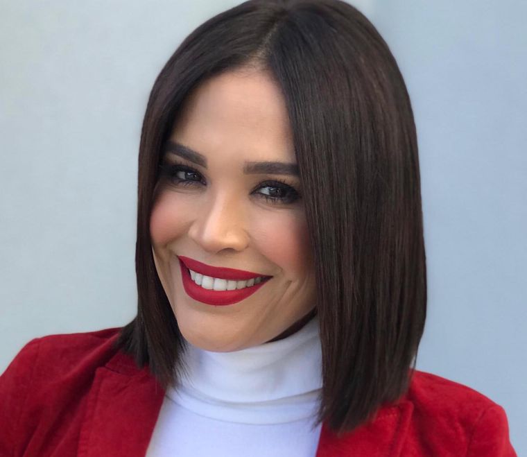 Karla Martínez rompió en llanto en plena transmisión en vivo.