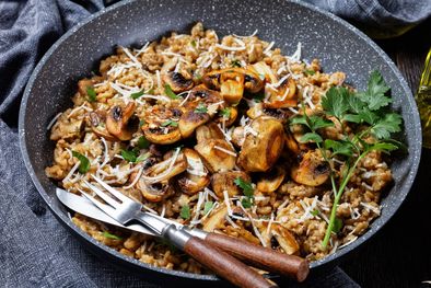 MDZol | Una receta sencilla con hongos y queso brie. Foto: Shutterstock