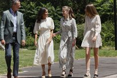 Los reyes de España necesitan educar a sus 2 hijas para seguir los protocolos de la corona española. Foto: Twitter @CasaReal