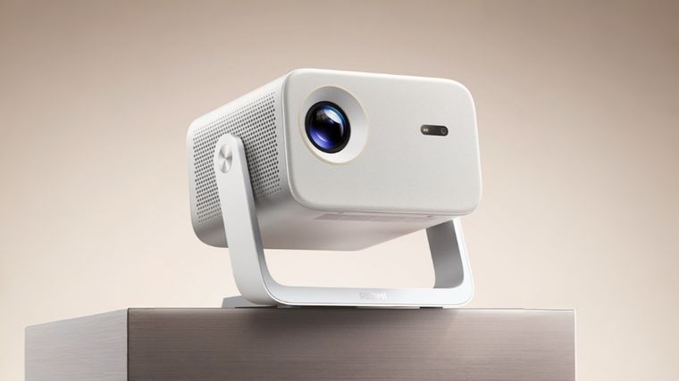 Este proyector de Xiaomi eleva el estándar del cine en casa con una fluidez de 120 Hz. Este proyector de Xiaomi eleva el estándar del cine en casa con una fluidez de 120 Hz.