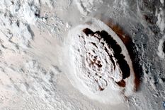 Vista aérea de la enorme erupción volcánica. Foto: ElTiempo.
