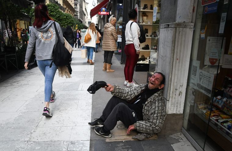 Según el Indec, apenas 5.705 personas están en situación de calle Foto: Juan Ignacio Blanco/MDZ