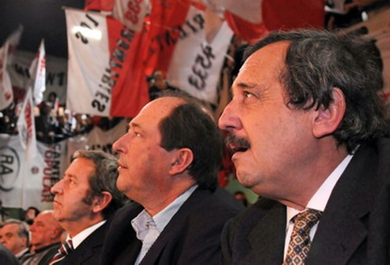 Alfonsín, Cobos y Sanz. Foto: NA