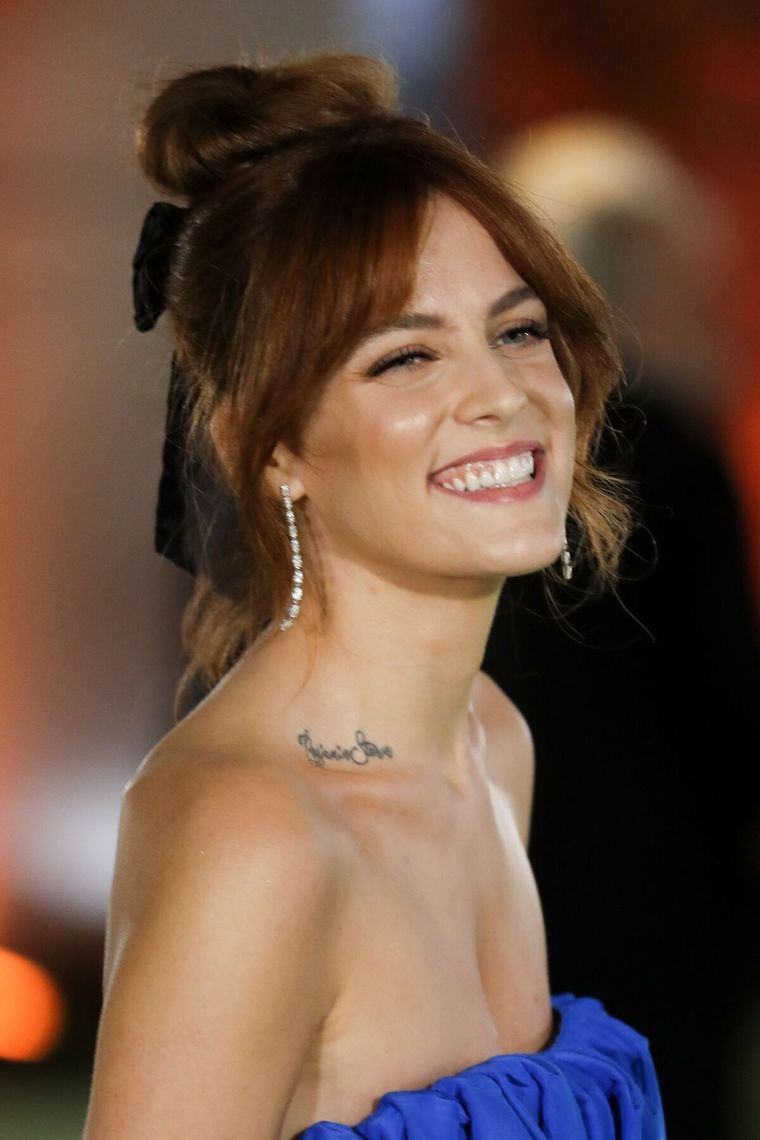 Foto: https://www.sandiegouniontribune.com/en-espanol/espectaculos/cine/articulo/2022-05-21/riley-keough-nieta-de-elvis-debuta-como-directora-en-cannes-con-war-pony