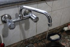 Las tarifas de agua y saneamiento subirán 209% en el AMBA. Foto: Maximiliano Ríos/MDZ