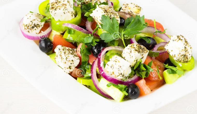 Ensalada saludable griega: frescura y nutrición en cada bocado Foto: Dreamstime