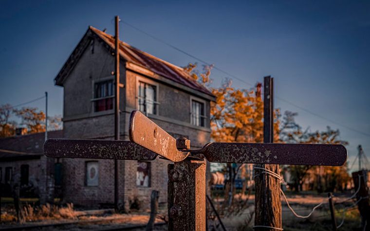 Entre museos, balnearios, juegos y paseos, La Madrid propone una forma de vida más lenta, más cercana, más propia. Entre museos, balnearios, juegos y paseos, La Madrid propone una forma de vida más lenta, más cercana, más propia.